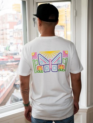 De Vlinder Backprint | T-shirt Unisex | Off White from PapajaRocks