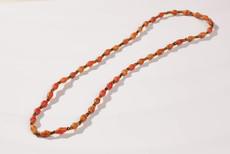 Short, fine necklace with paper beads "La Petite Malaika" van PEARLS OF AFRICA