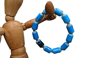 Bracelet made of cylindrical paper beads "Kribi" from PEARLS OF AFRICA