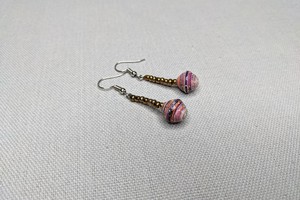Pearl earrings made of recycled paper "Happy Bead" from PEARLS OF AFRICA