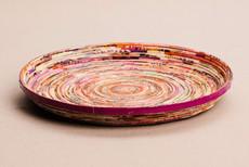 Medium-sized decorative tray made of recycled paper "Kampala M" van PEARLS OF AFRICA