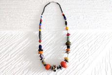Colorful glass pearl necklace "Maiduguri" van PEARLS OF AFRICA