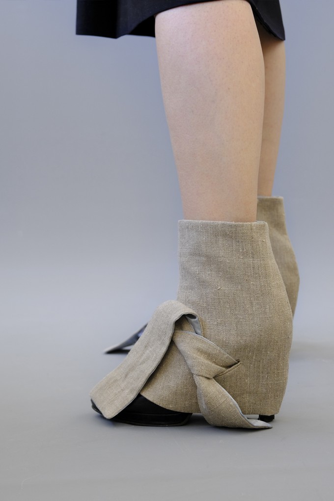 Ankle-high Edie Natural Linen from Pepavana