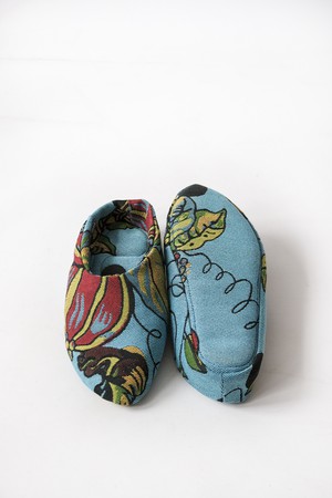 Moroccan-style carpet slippers Blue & Fruity II from Pepavana