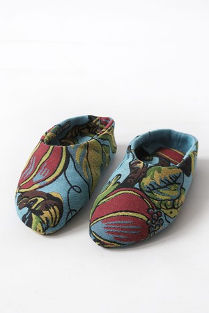 Moroccan-style carpet slippers Blue & Fruity II from Pepavana