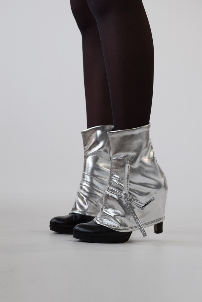 Fake-leather gaiters: Silver Edie from Pepavana