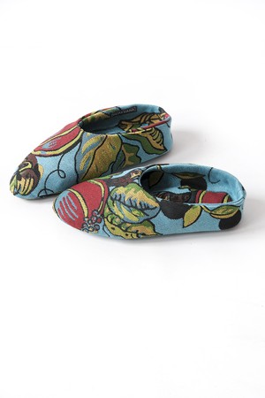 Moroccan-style carpet slippers Blue & Fruity II from Pepavana