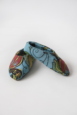 Moroccan-style carpet slippers Blue & Fruity II from Pepavana