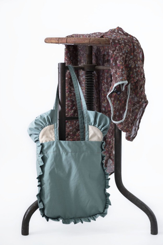 Ruffles Tote Bag in Art Deco style from Pepavana