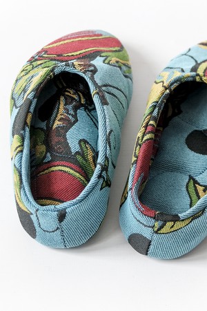 Moroccan-style carpet slippers Blue & Fruity II from Pepavana