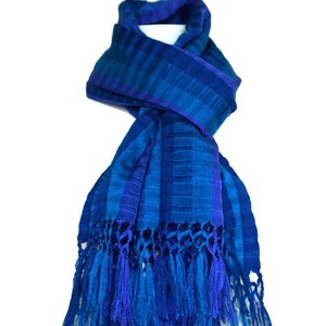 Scarf with Fringes Dark Blue - Handmade and Fairtrade from Quetzal Artisan