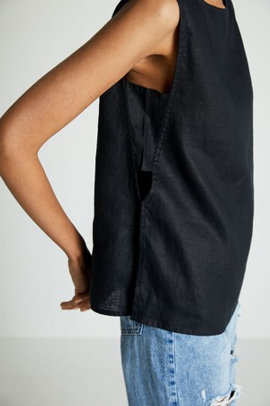 The Black in Business Top in Black from Reistor