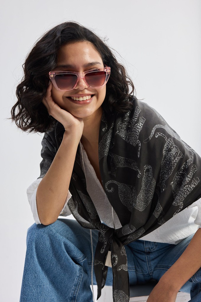 The Mara Scarf in Black from Reistor