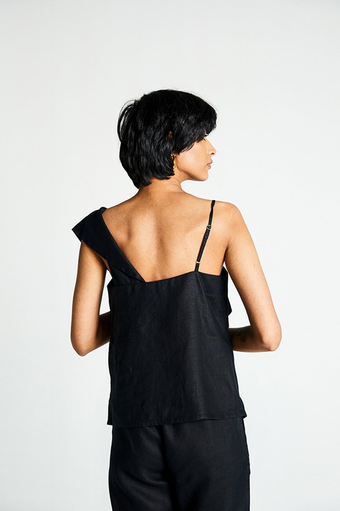The Wandering Wave Top in Black from Reistor