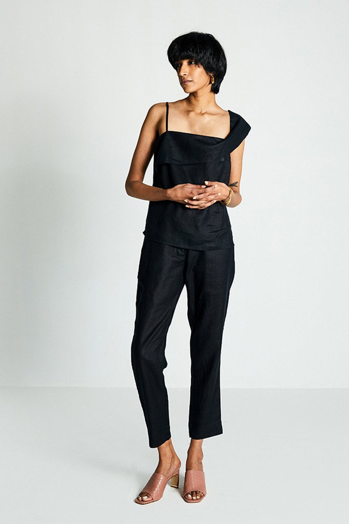 The Wandering Wave Top in Black from Reistor