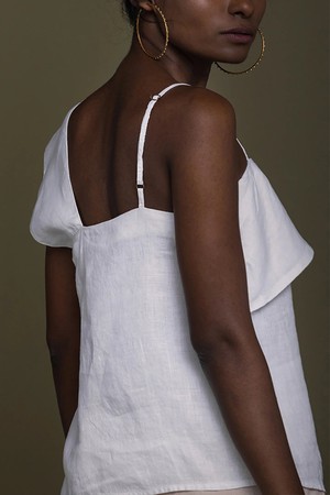 Wandering Wave Top in White from Reistor