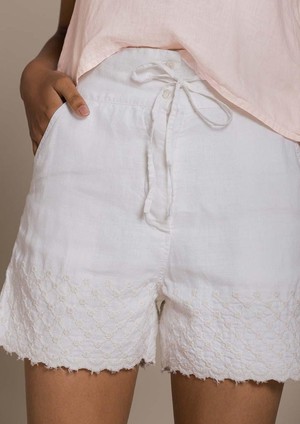 Raindrops on Flip Flops Shorts in Coconut White from Reistor