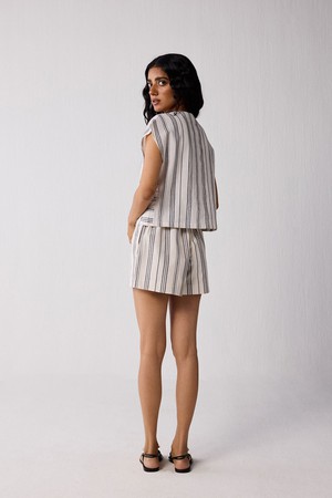Regular Drawstring Shorts in Stripes from Reistor
