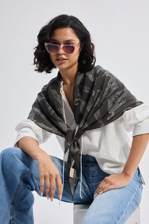 The Mara Scarf in Black from Reistor