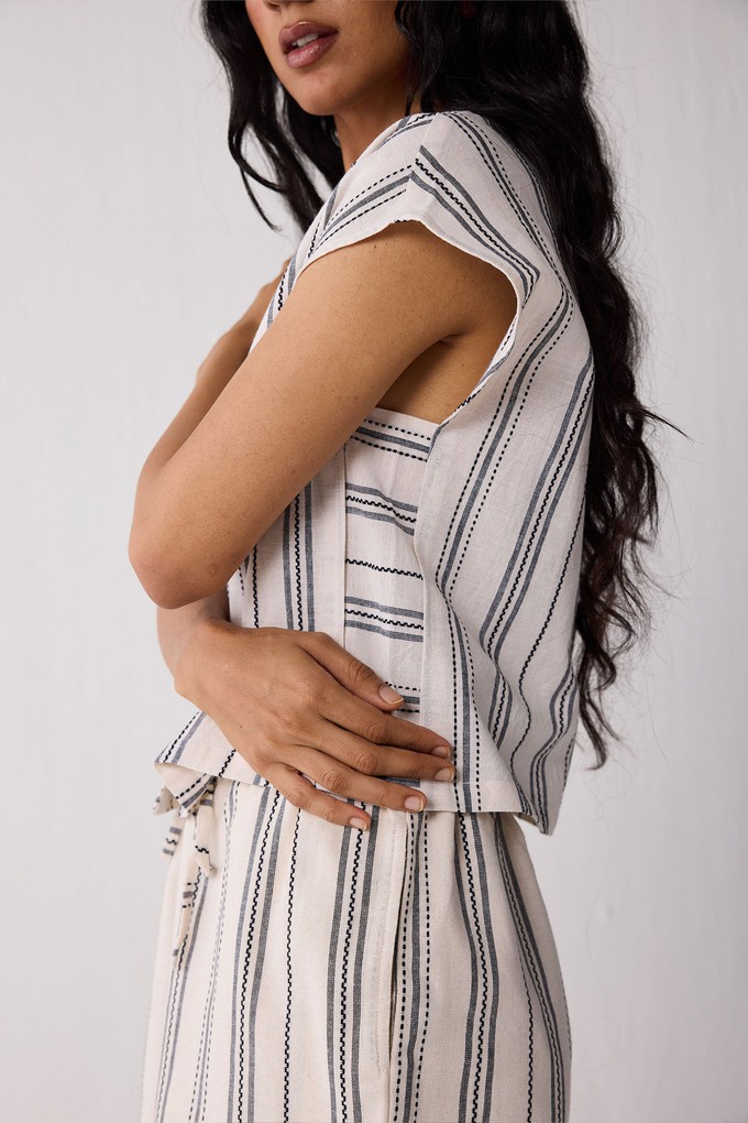 Striped Matching Set with Regular Shorts and V-neck Top from Reistor