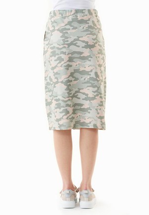 Rok Met Camouflagepatroon from Shop Like You Give a Damn