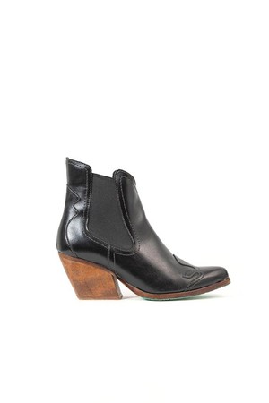 Chelsea Boots Hertog Zwart from Shop Like You Give a Damn