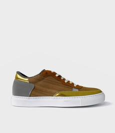 Sneakers Wood Bruin Goud via Shop Like You Give a Damn