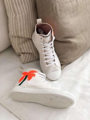 Sneakers La Creme & Rood from Shop Like You Give a Damn