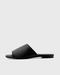 Slippers Ritzy Zwart via Shop Like You Give a Damn
