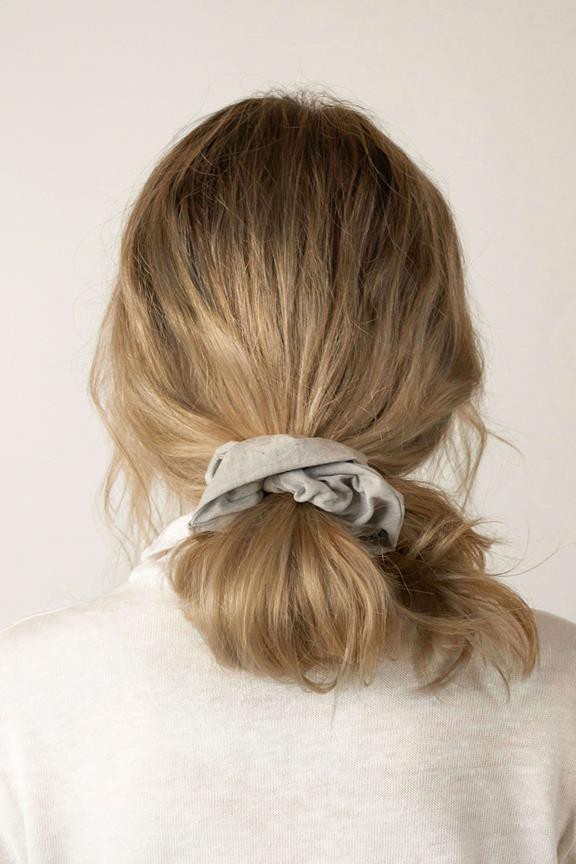 Scrunchie Aurora Licht Salie from Shop Like You Give a Damn