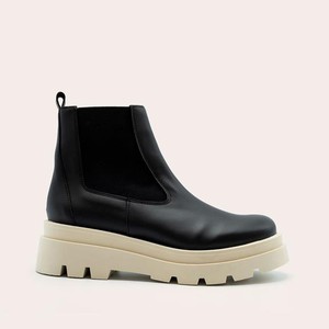 Chelsea Boots Noa Zwart from Shop Like You Give a Damn