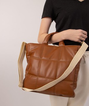 Handtas Quilted Linn Caramel Brown from Shop Like You Give a Damn