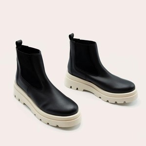Chelsea Boots Noa Zwart from Shop Like You Give a Damn