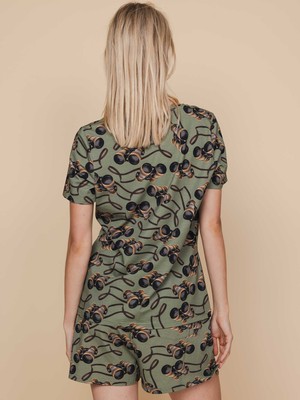 Binoculars V-neck T-shirt en Shorts set Dames from SNURK
