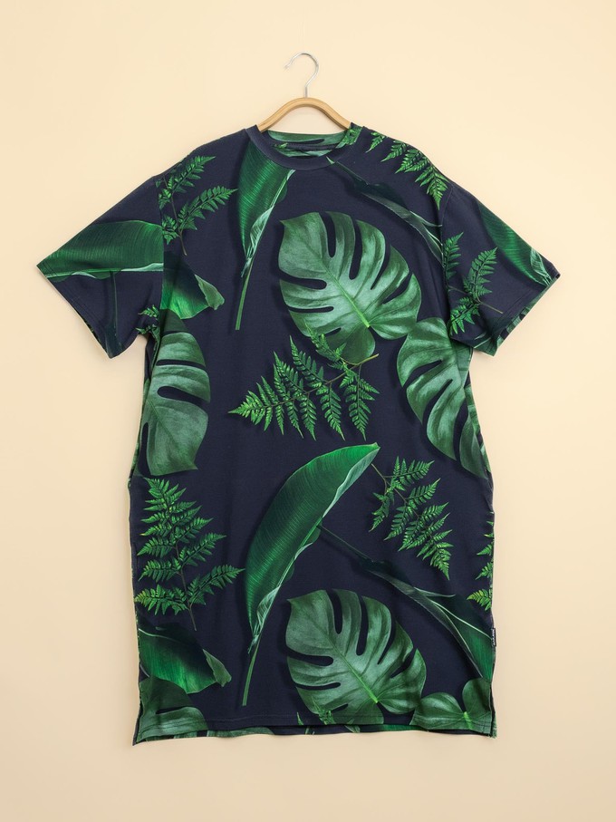 Dark Forest Relaxed Tee Dress Dames from SNURK