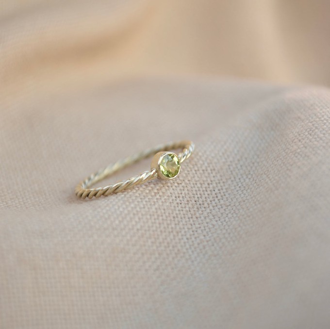 Birthstone Ring - Gold 14k from Solitude the Label