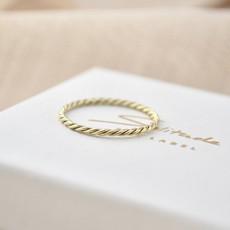 Twisted Ring - Gold 14k van Solitude the Label