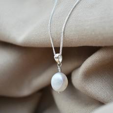 Pearl Necklace - Silver van Solitude the Label