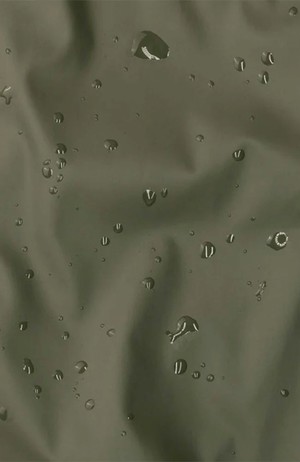 Original Saddle Army Green regenjas from Sophie Stone