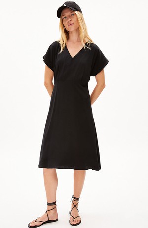 Aalbine dress black from Sophie Stone