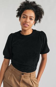Horst shirt black via Sophie Stone