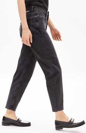 Mairaa Mom jeans ebony from Sophie Stone