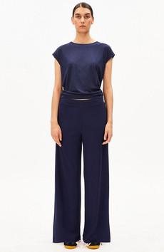 Himaari broek tinted navy via Sophie Stone