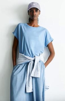 Idaara t-shirt silky blue via Sophie Stone