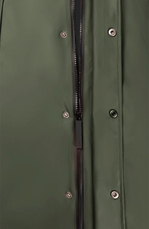Original Saddle Army Green regenjas from Sophie Stone