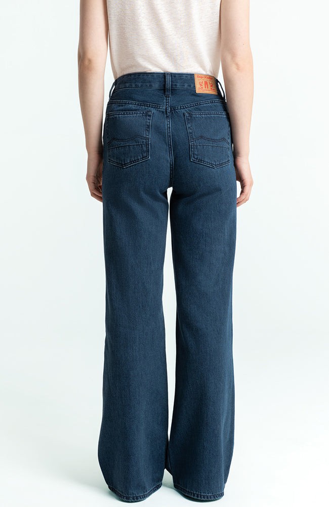Jane flare jeans alex dark worn from Sophie Stone