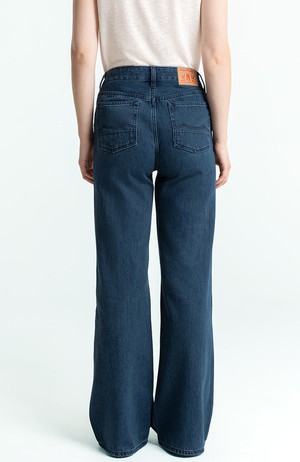 Jane flare jeans alex dark worn from Sophie Stone