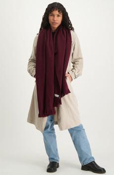 Sjaal wine red via Sophie Stone