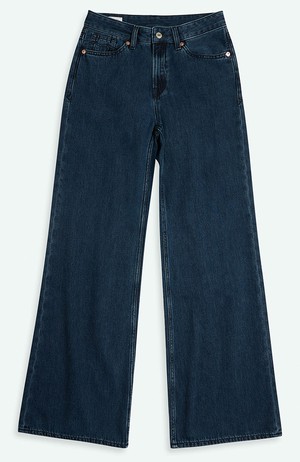 Jane flare jeans alex dark worn from Sophie Stone