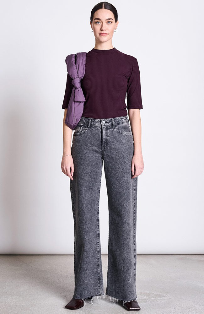 Nina shirt cherry from Sophie Stone